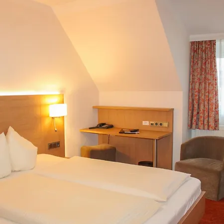 Hotell Goldenes Fass In 3*